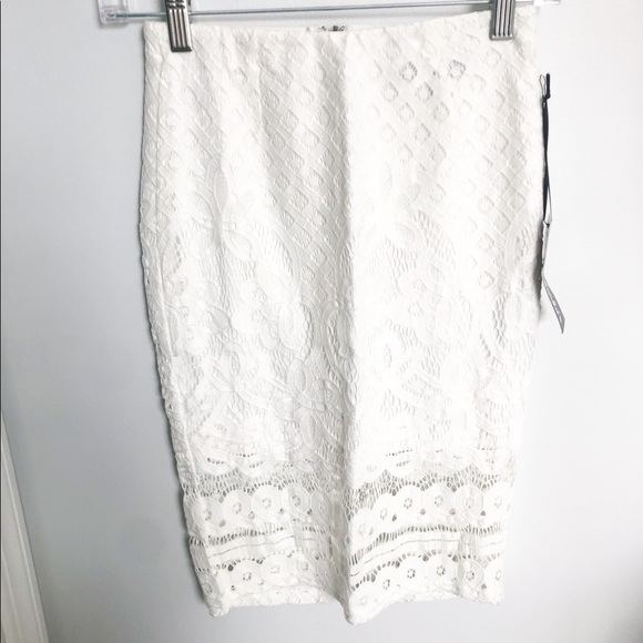 NWT Lulu’s White Lace Two Piece Set - Picture 6 of 12